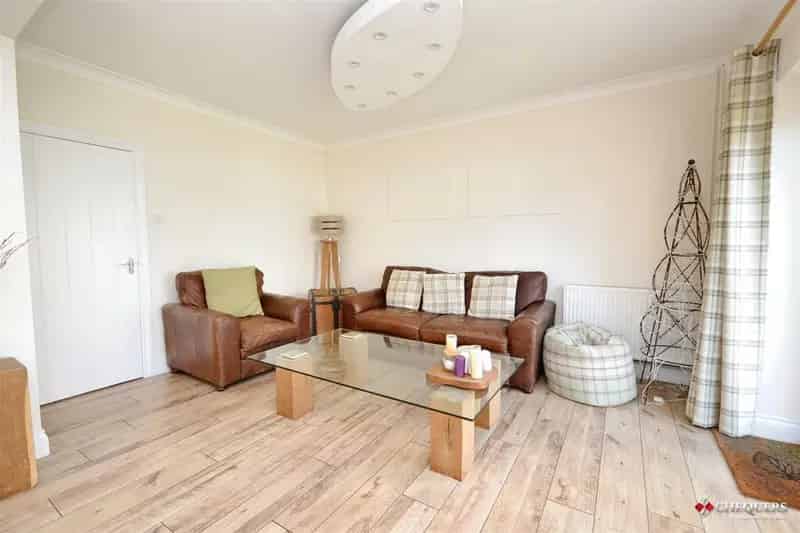3 Bedroom Detached Bungalow For Sale Near Town Centre