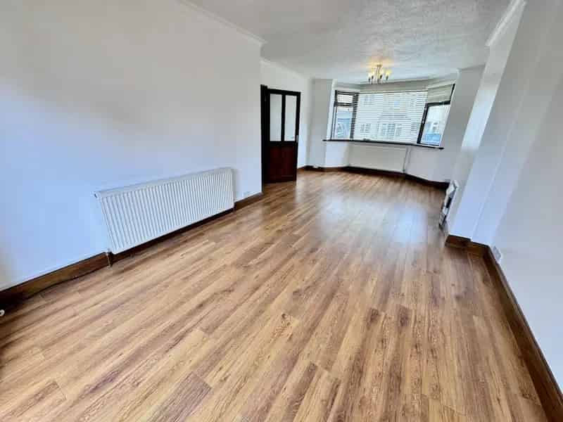 3 bedroom House
 To Let