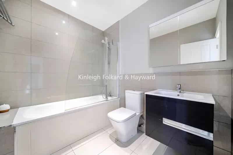 Two Bedroom Victorian Conversion Flat