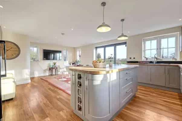 Four Bedroom Family Home with Outbuildings