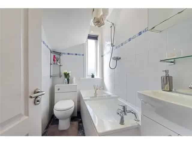 2 Bedroom Semi-Detached House for Sale in Carntyne
