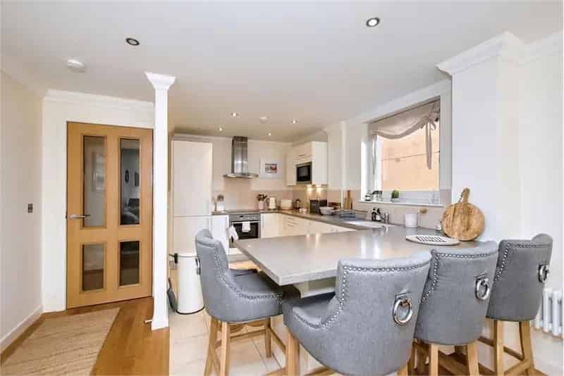 1 Bed Flat North Berwick Near Beach Town Train Station