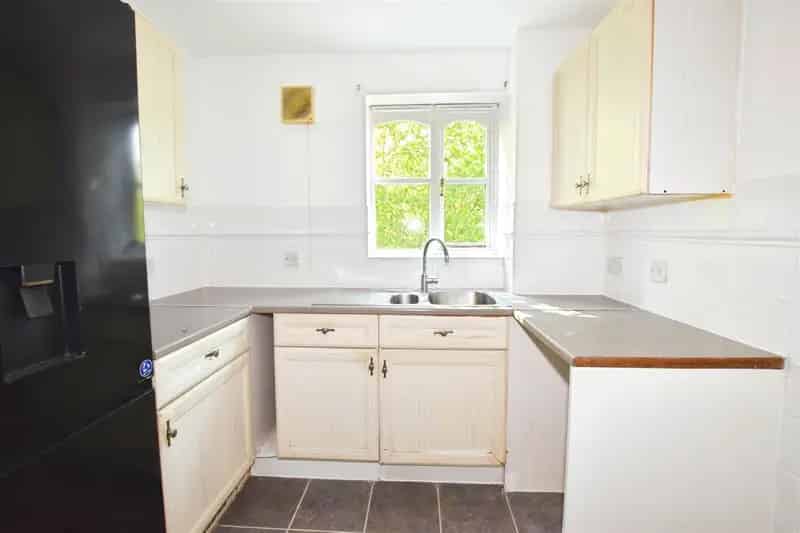 2 Bedroom Flat House to Rent in East Finchley
