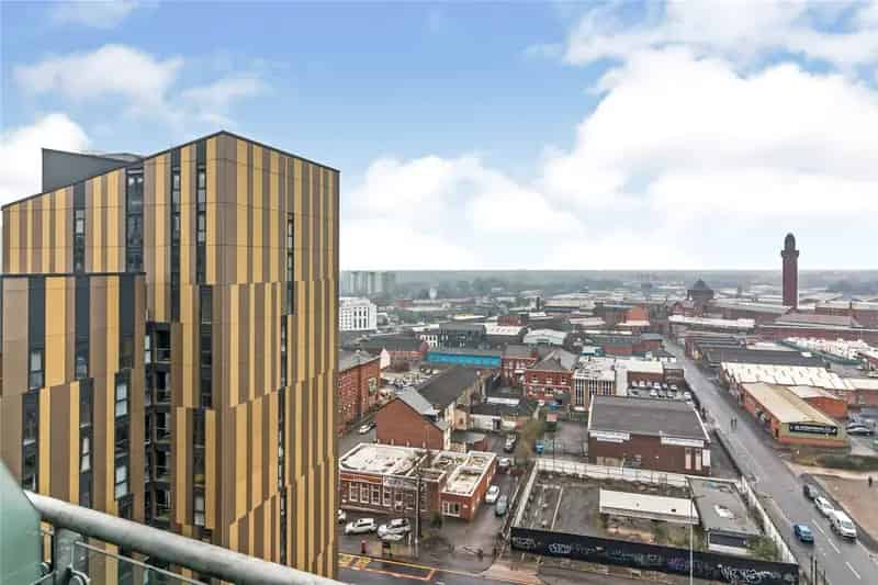 One Bedroom Apartment Near Victoria Station Manchester