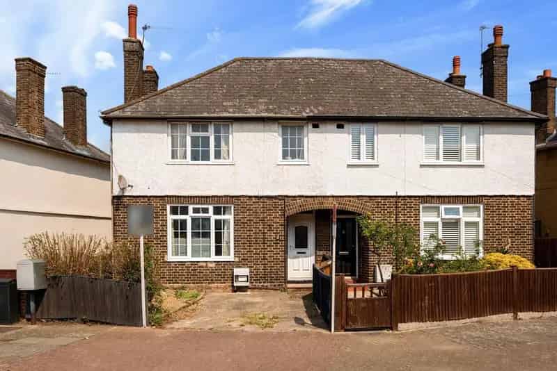 Four Bedroom House Near Earlsfield Station