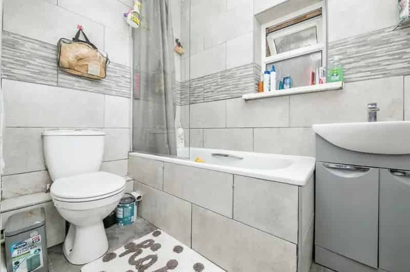3 Bed Semi-Detached House Ipswich Close to Amenities