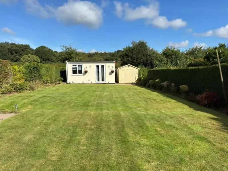 6 Bed Extended Family Home For Sale