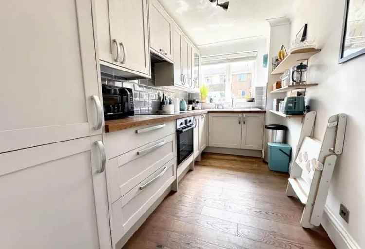 2 Bedroom Flat for Sale Peacehaven Near Brighton