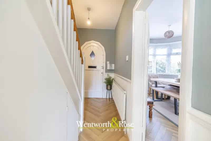 3 Bedroom Semi Detached House for Sale Fellows Lane