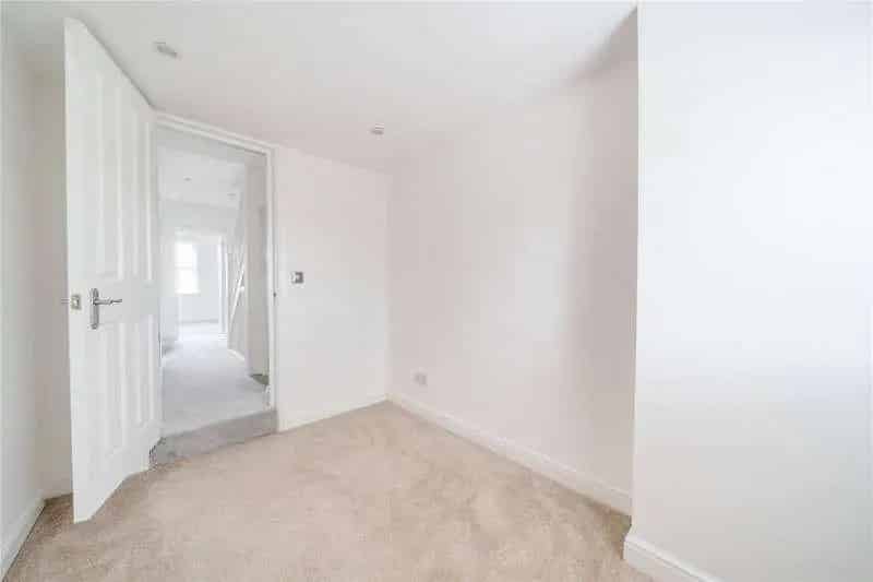 4 Bed House for Sale West Ealing
