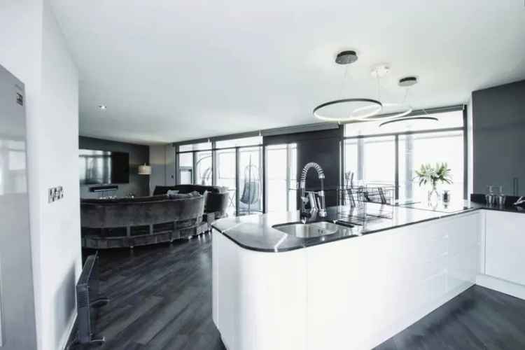 2 Bedroom Penthouse Apartment for Sale in Birmingham Beetham Tower