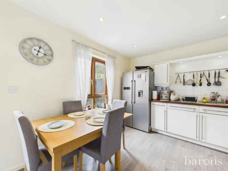2 Bedroom Terraced House for Sale Oakridge Village No Onward Chain