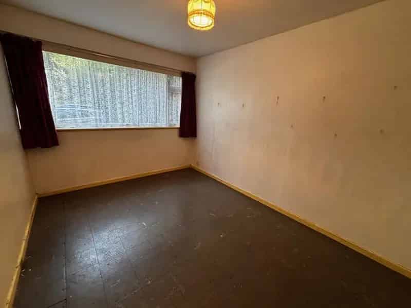 1 Bedroom Flat Edgbaston - Extended Lease Modernisation Needed