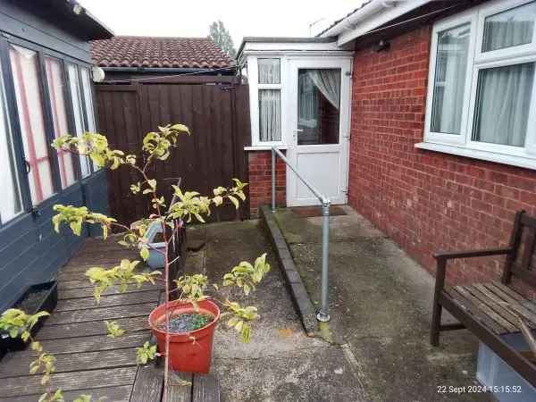 Bungalow For Rent in East Suffolk, England