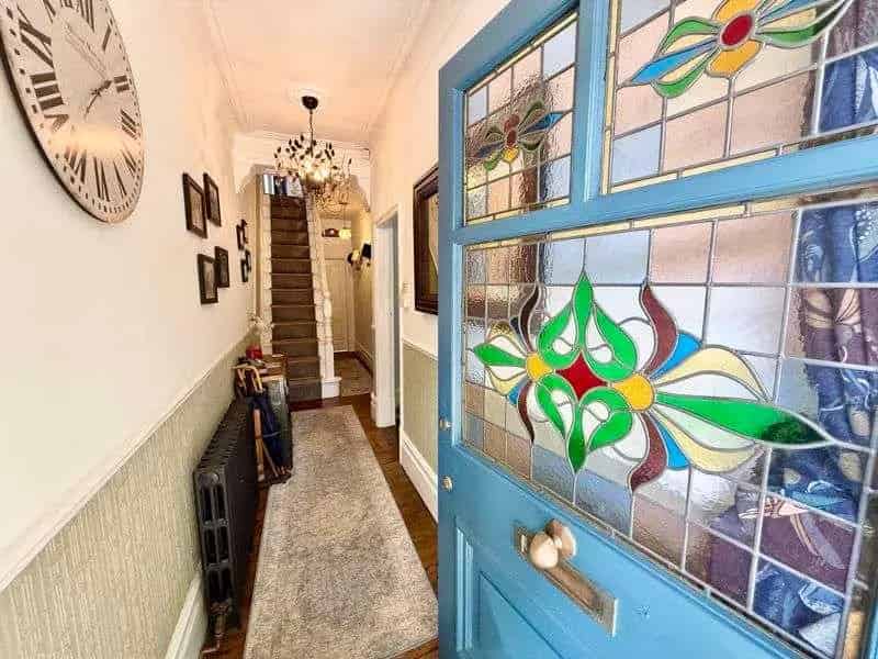 5 bed house for sale