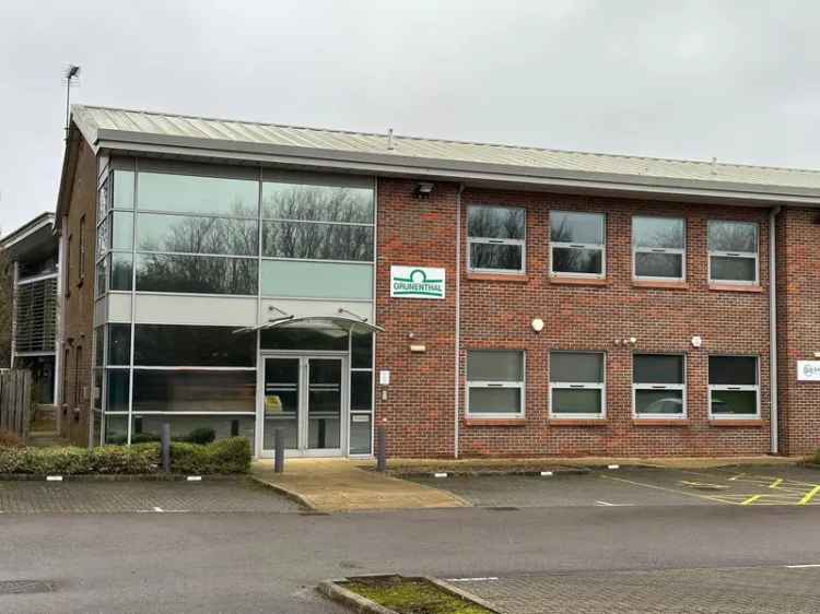 Modern Office Building 2663sf to Let - M40 J5