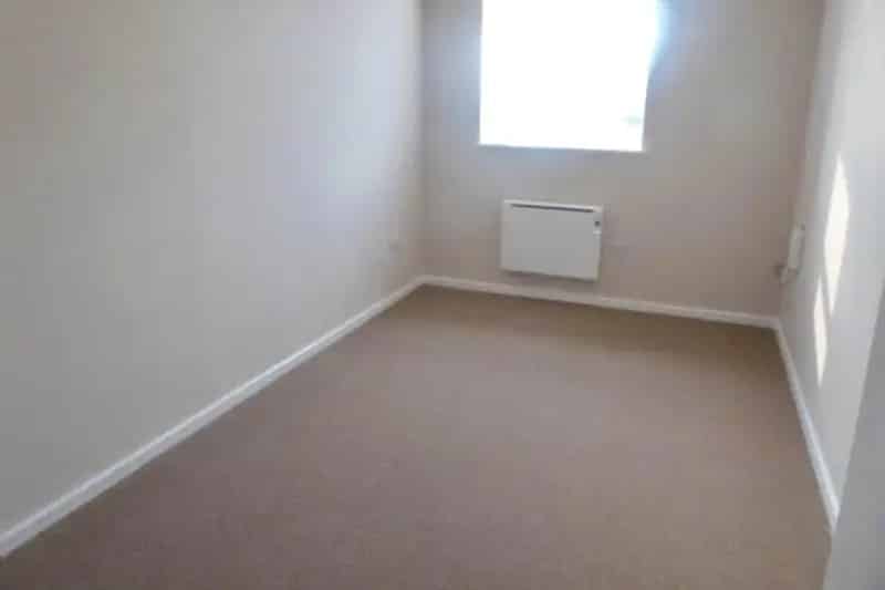 One Bedroom Apartment Near Town Centre