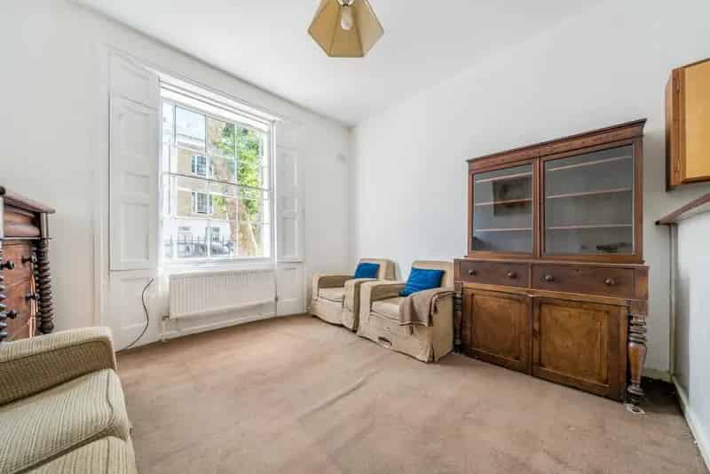 One Double Bedroom Flat for Sale High Ceilings Original Features Chain Free