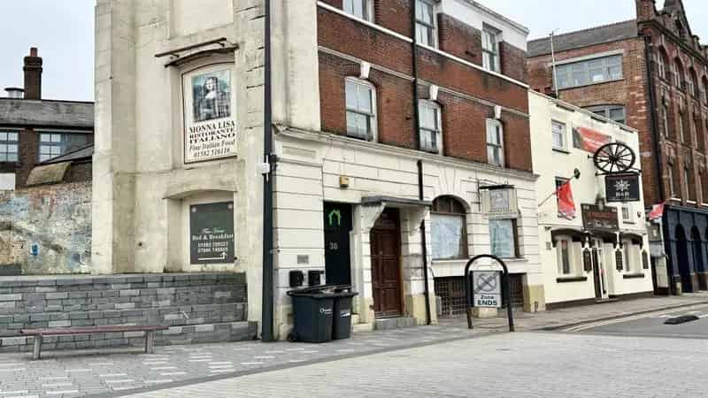 Italian Restaurant Premises for Lease in Luton Town Centre