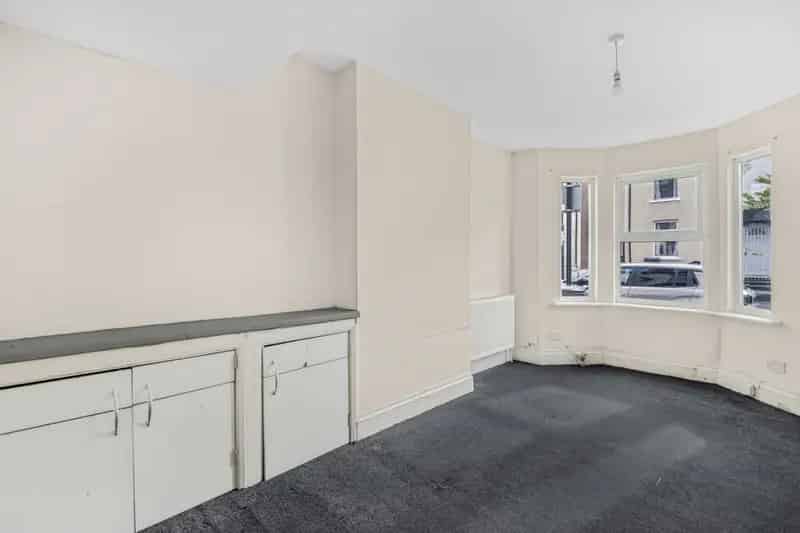 3 Bedroom House For Sale South Croydon