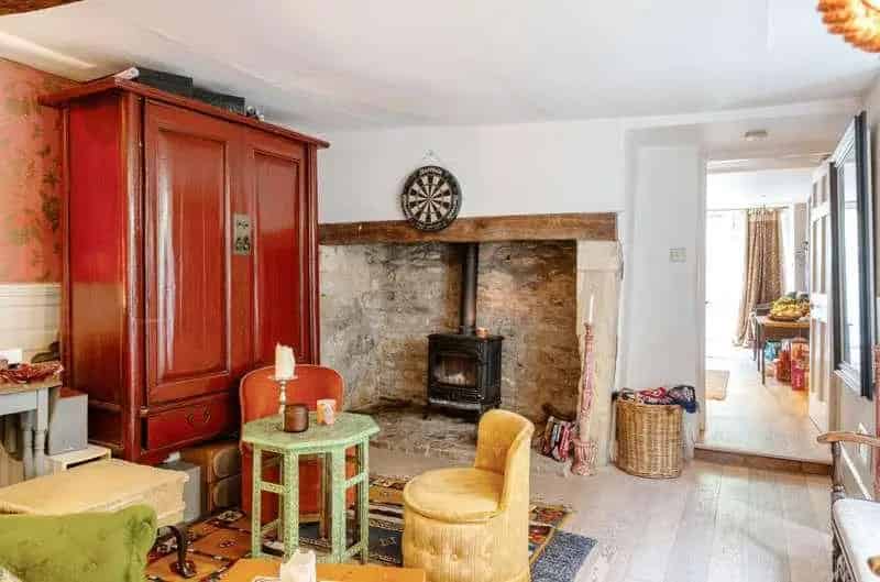 5 bed house for sale