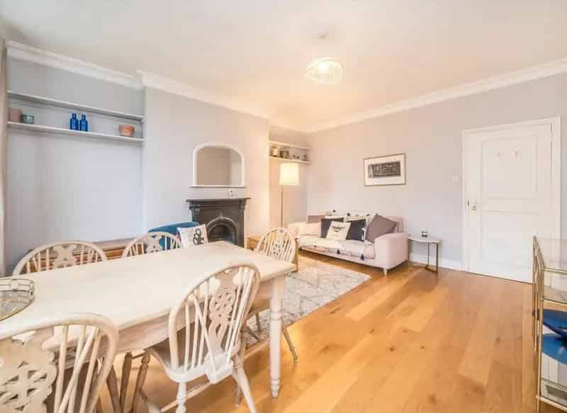 Two Bedroom Apartment Hackney Downs Great Transport Links Chain Free