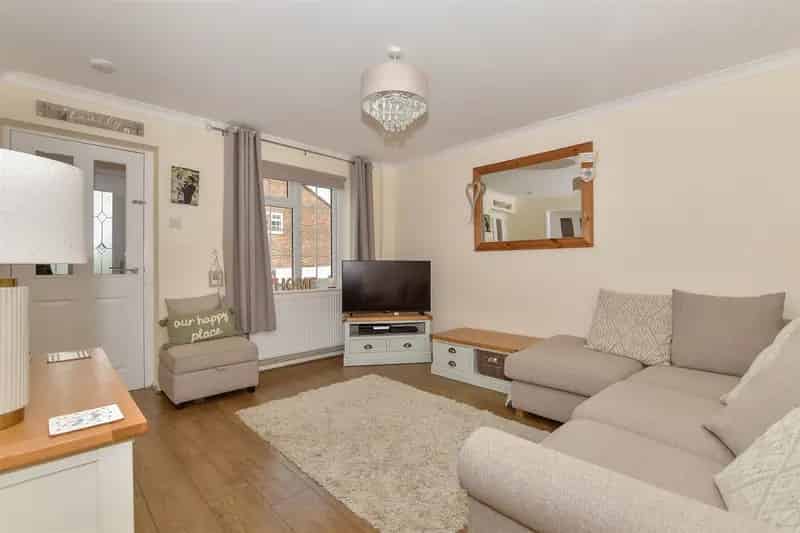 3 Bedroom Detached House for Sale Near School