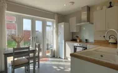 Modern Family Home with Ensuite Wellington Town