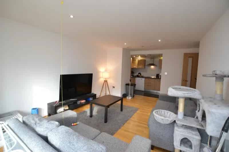 2 Bedroom Flat House to Rent in Woolwich