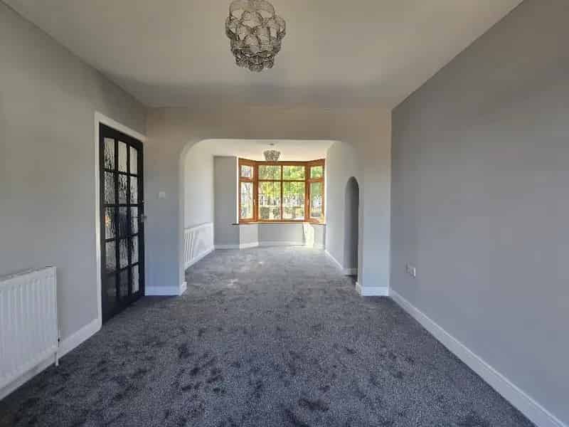 3 Bedroom End of Terrace House to Rent