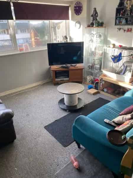 3 Bedroom House Near London City Train Station