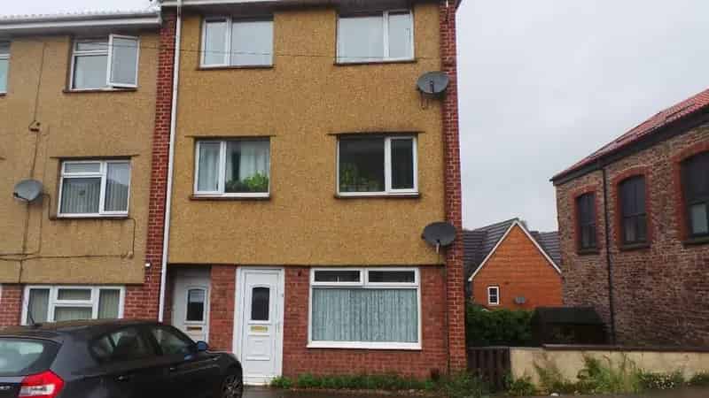 1 Bedroom Ground Floor Flat