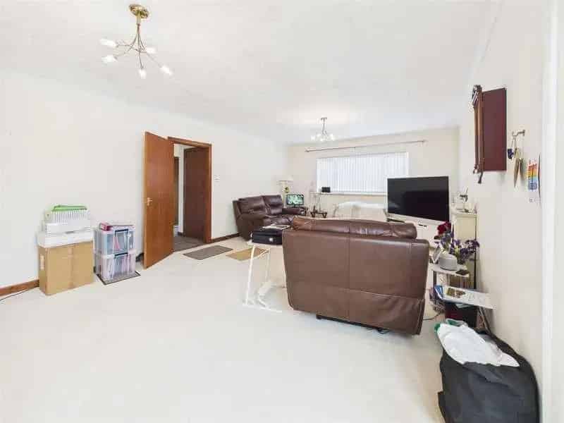 3 Bed Detached Bungalow for Sale in Tycroes