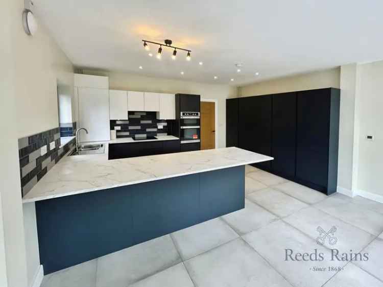 3 Bedroom Semi Detached House for Rent Hale Barns