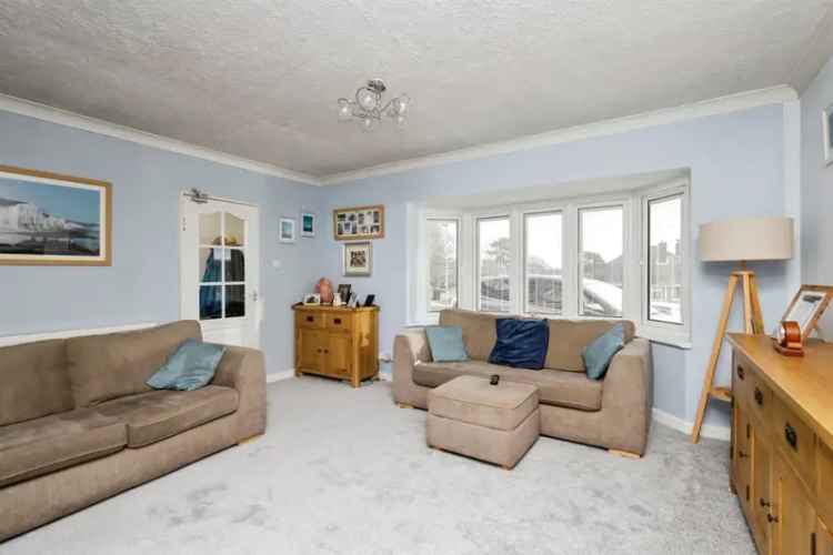 Three Bedroom Detached House in Hampden Park