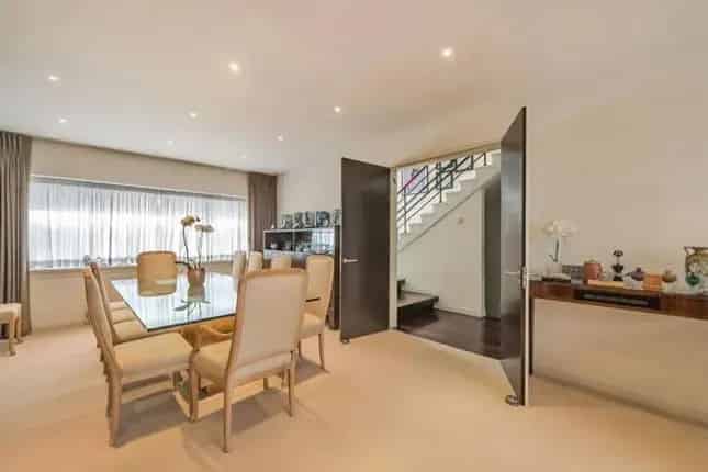 Family Home for Sale in St John's Wood NW8