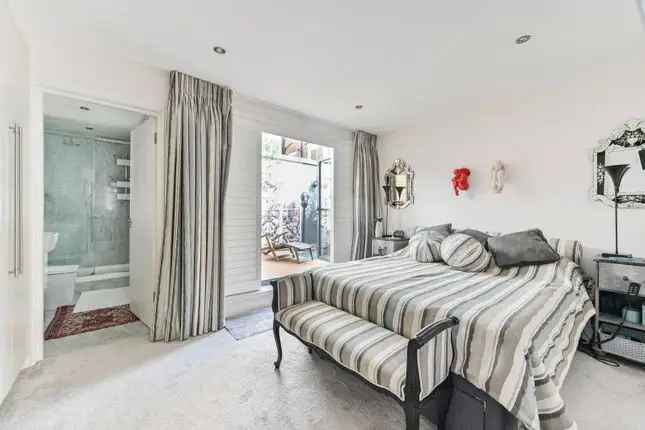 Terraced house to rent in Petersham Mews, South Kensington, London SW7