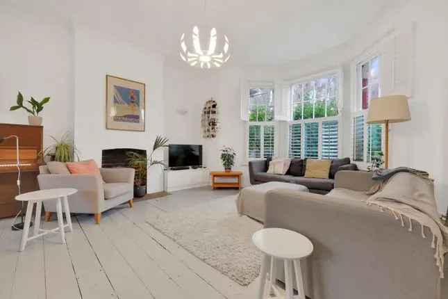 End terrace house to rent in Oakfield Road, Crouch End N4