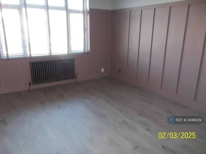 2 Bedroom Maisonette in Ashton