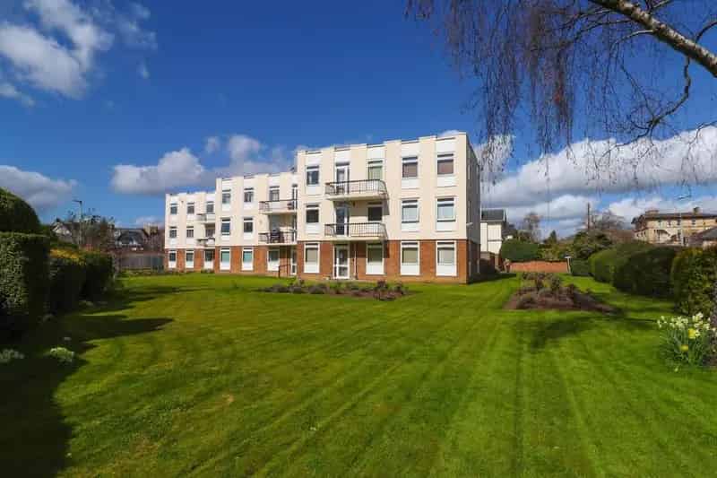 2 Bedroom Flat for Sale