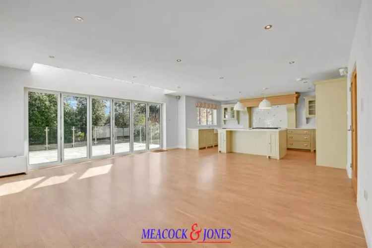 4 Bedroom Detached House for Sale in Shenfield