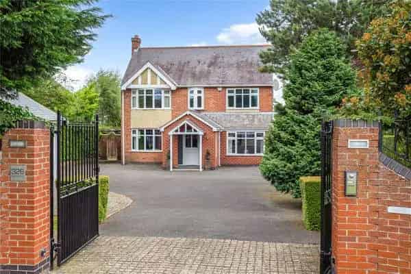 Detached Family Home with Self Build Potential and 1.11 Acres