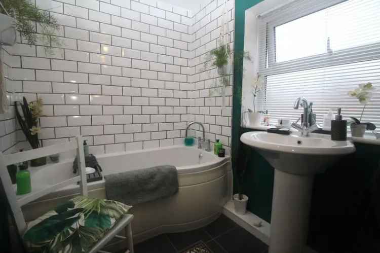 3 Bedroom Semi Detached House for Sale Beeford Driffield