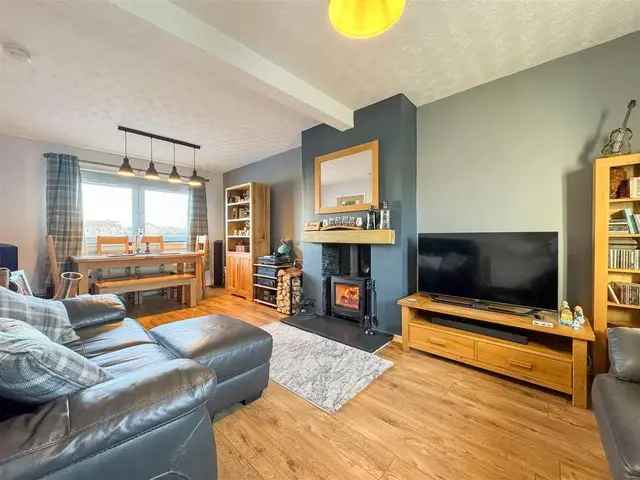 2 bedroom end-terraced house for sale