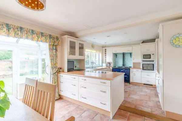 Charming Bungalow in Much Hadham with Garden and Swim Spa
