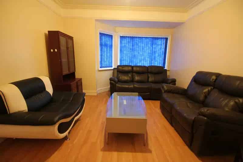 4 Bedroom House to Rent Near North Acton