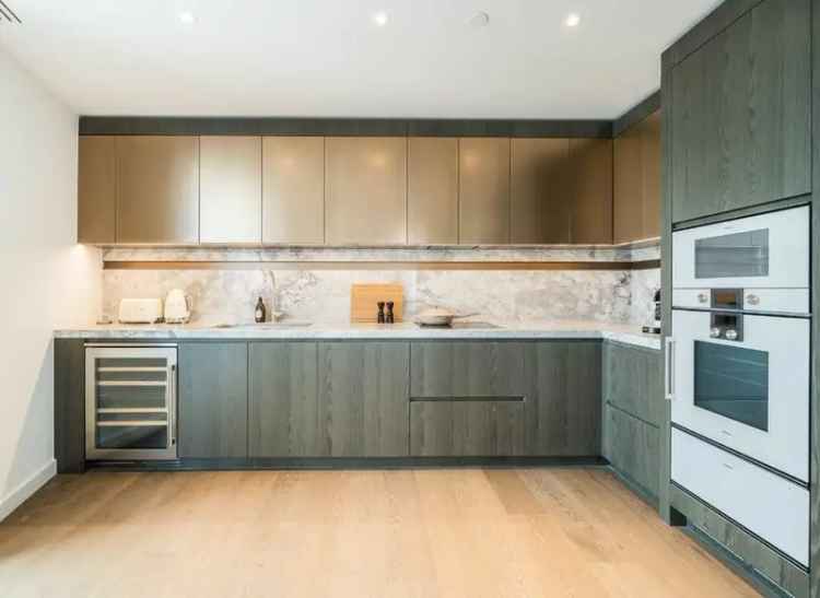 Luxury 3 Bed 2 Bath Apartment Thames City Stunning River City Views