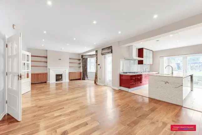 Flat to rent in Bancroft Avenue, London N2