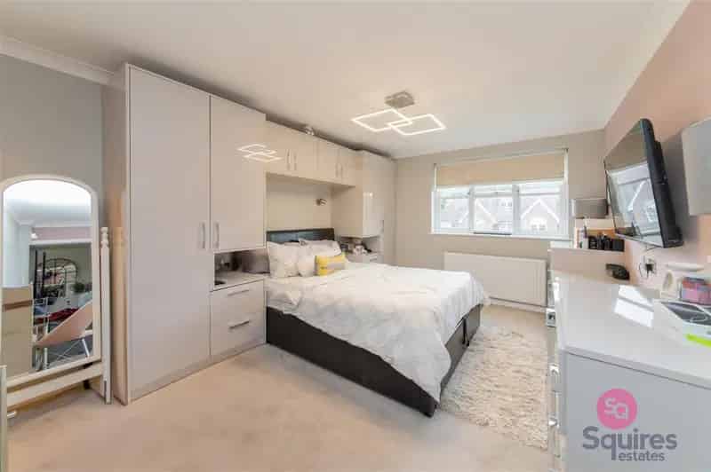 2 Bedroom Flat House to Rent Near Mill Hill East