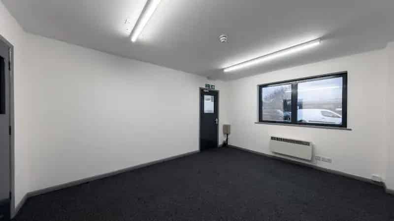 Slough Trading Estate Warehouse To Let